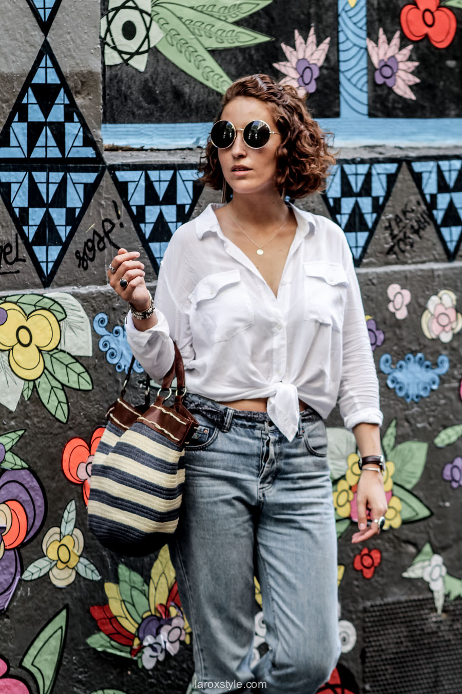 mom jean et chemise blanche - look de rentree - laroxstyle - blog mode lyon